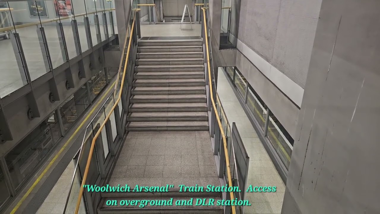 London 🇬🇧@Woolwich Arsenal Train Station.