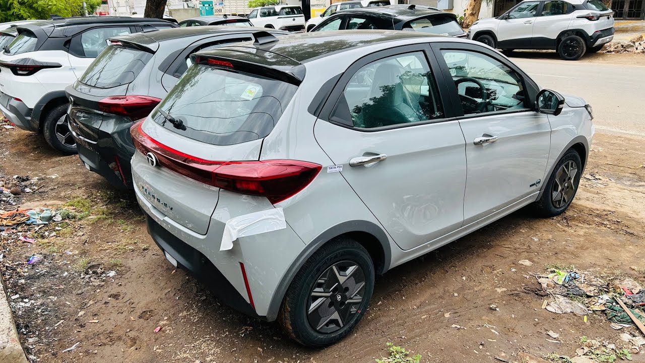 2026 New Tata Tiago EV Review (Price, Features, Mileage, Range)