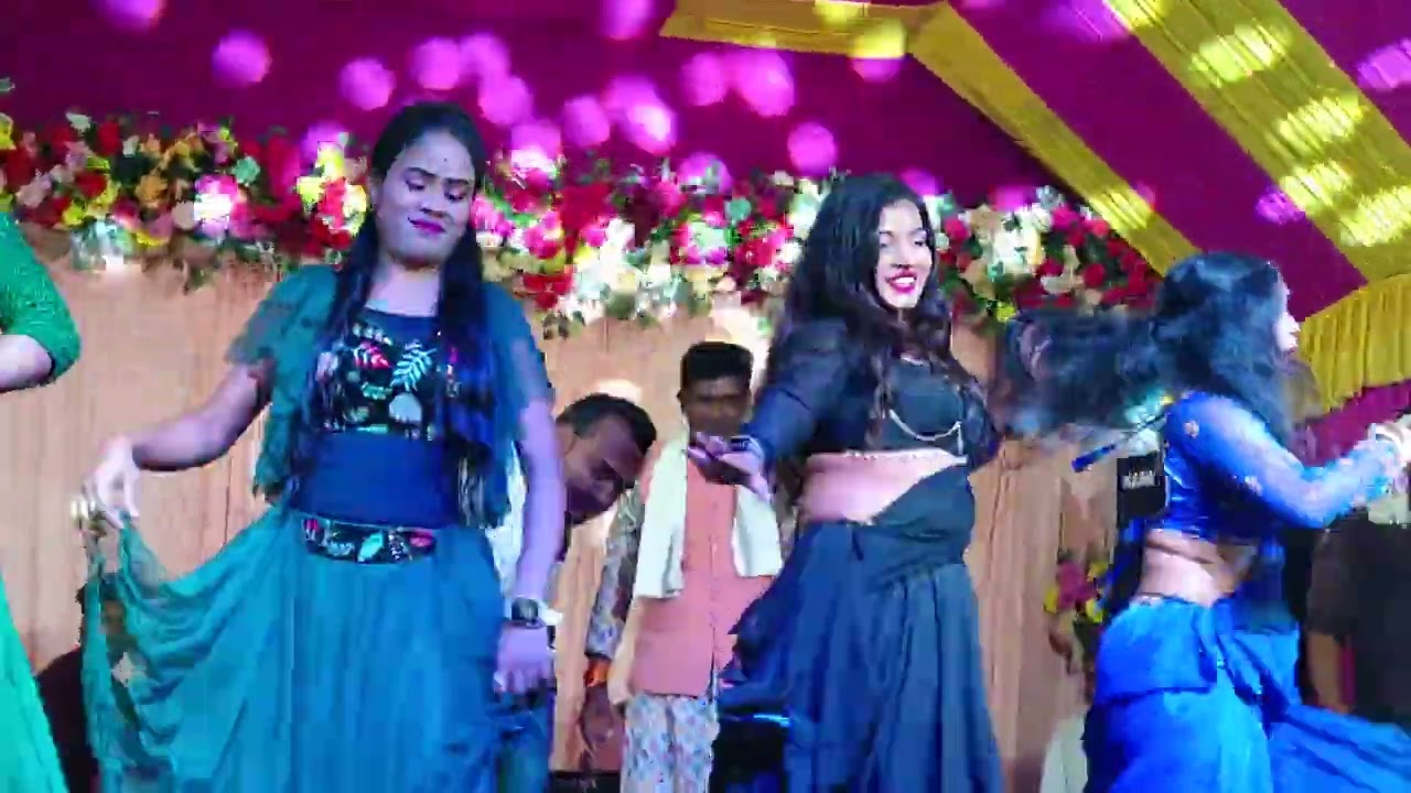 Tu chij Badi Hai mast mast ,,,,,,__ full song + (video)