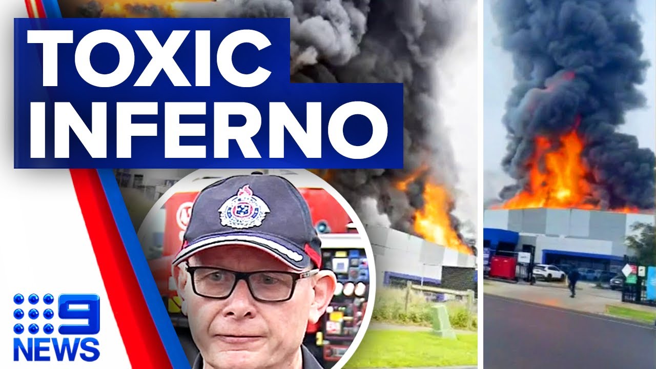 Workers flee as fire engulfs large Melbourne factory | 9 News Australia