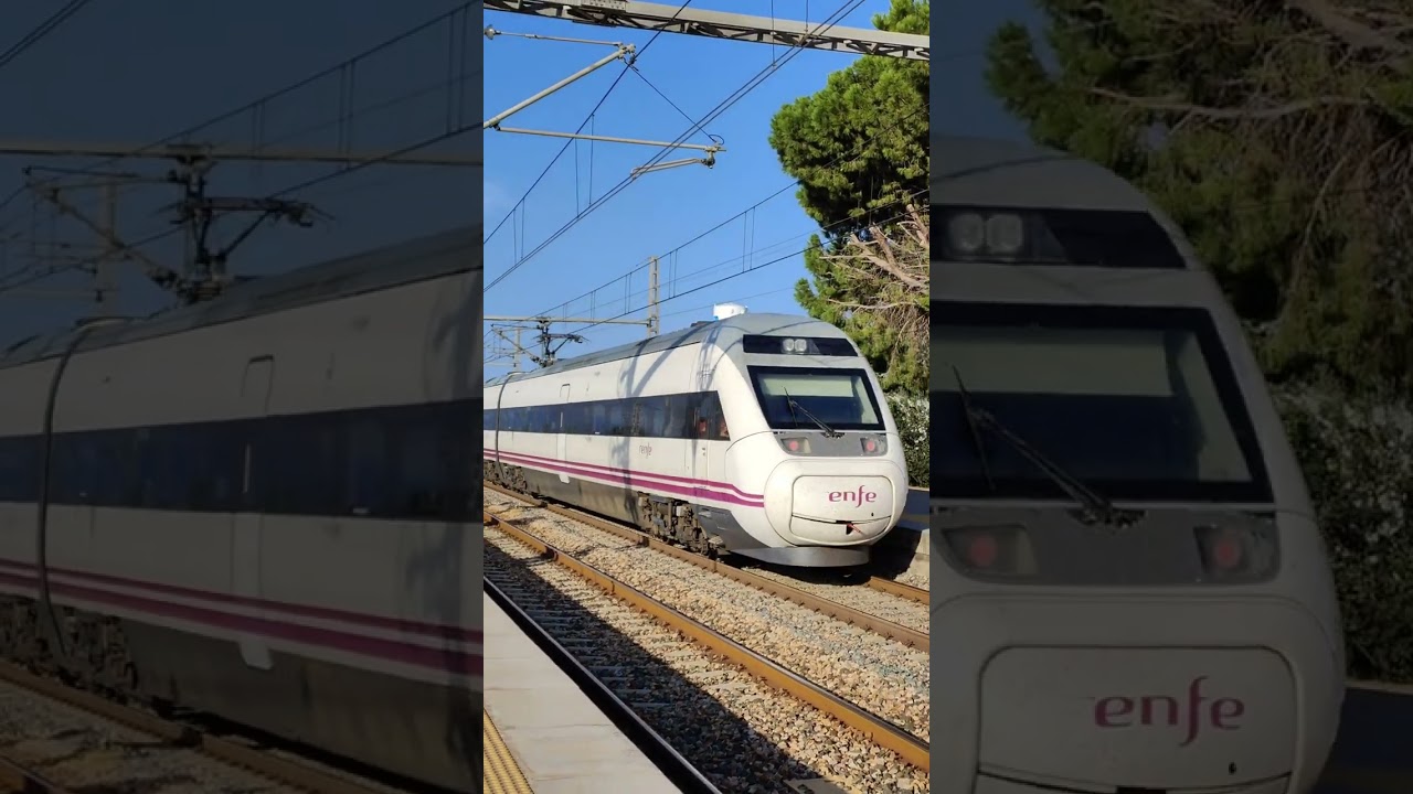 Tren Renfe 120 Torre del Oro saliendo de Benicarló - Peñíscola