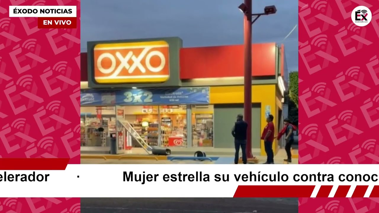 Mujer estrella su vehículo contra conocida tienda en Navojoa; confundió freno con acelerador