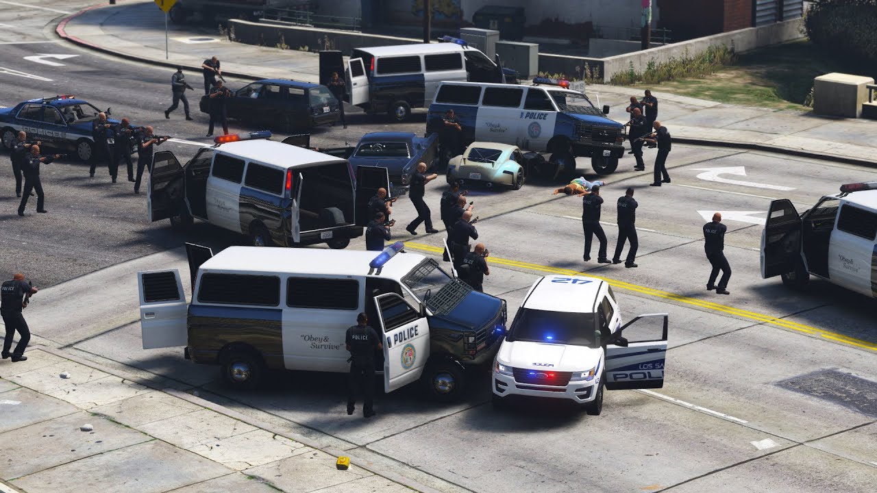 TONS of SWAT Units