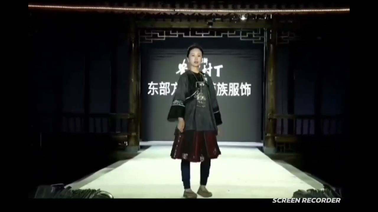 Traditional Eastern Miao/Hmong Clothes - 苗族
