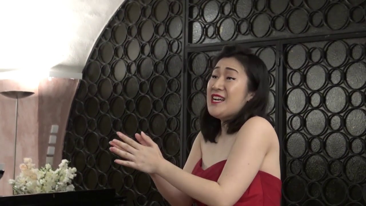 Solo f&uuml;r Mezzo | Emi Nakamura | Ausz&uuml;ge aus dem | Konzert | Interview auch in Japanese | KULTURpunkt