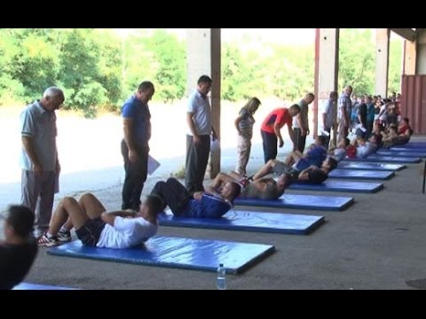 Kandidatët për polic të Kosovës po e zhvillojnë testin fizik