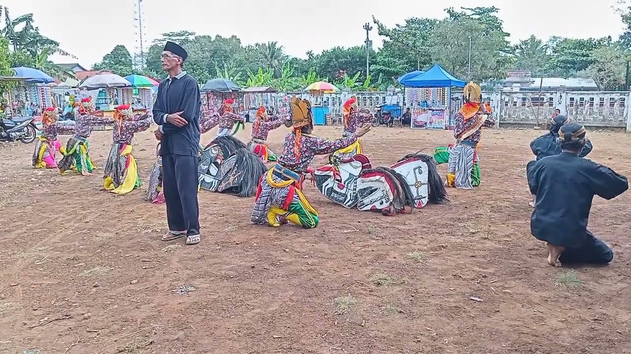 Tarian sesembahan grup ebeg Mekar Asih Budaya pembuka babak pertama kuda kepang#ebegbanyumasan