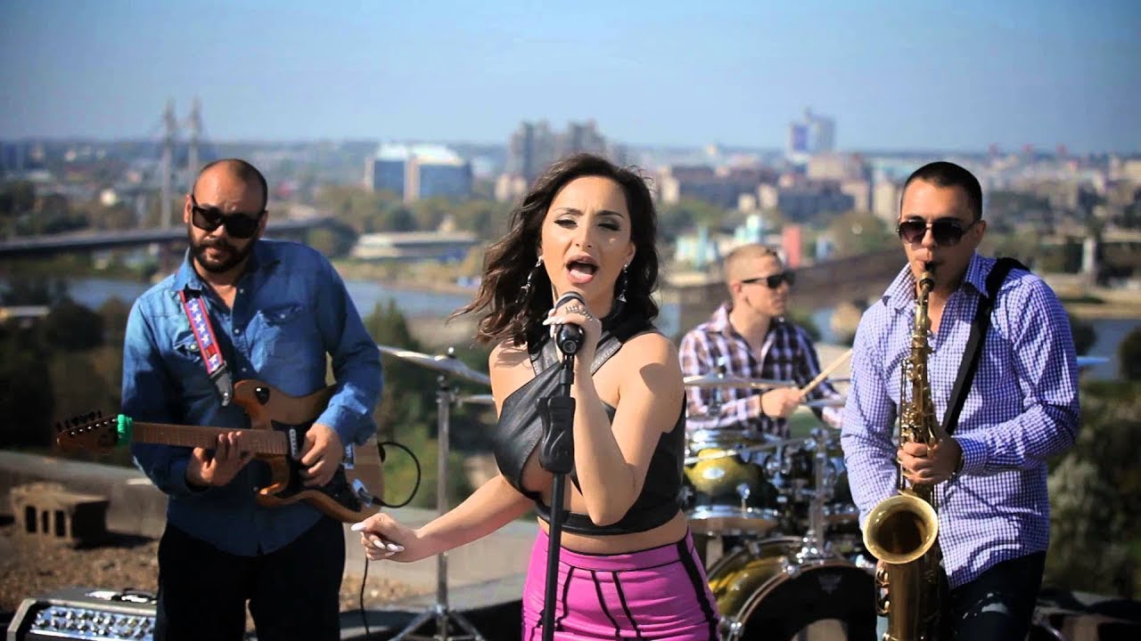 Maya Berović - Opasne vode (Official Video Artwork 2014)
