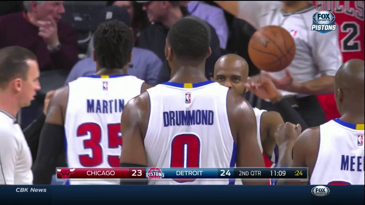 Andre Drummond gets 5 offensive rebounds and 2 points in 4 seconds