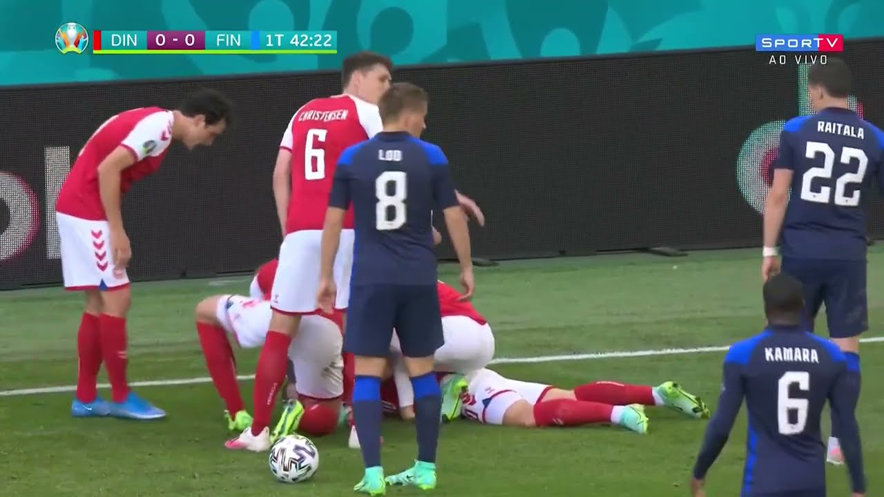 JOGADOR ERIKSEN PASSA MAL - PIORES MOMENTOS DA DA HIST&Oacute;RIA DO FUTEBOL - EURO 2021