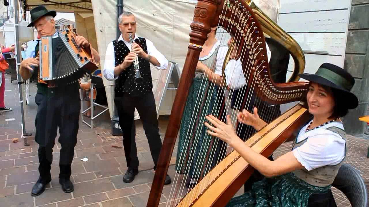 Altstadtzauber K&auml;rntner Kirchtags-Musi Klagenfurt 2013