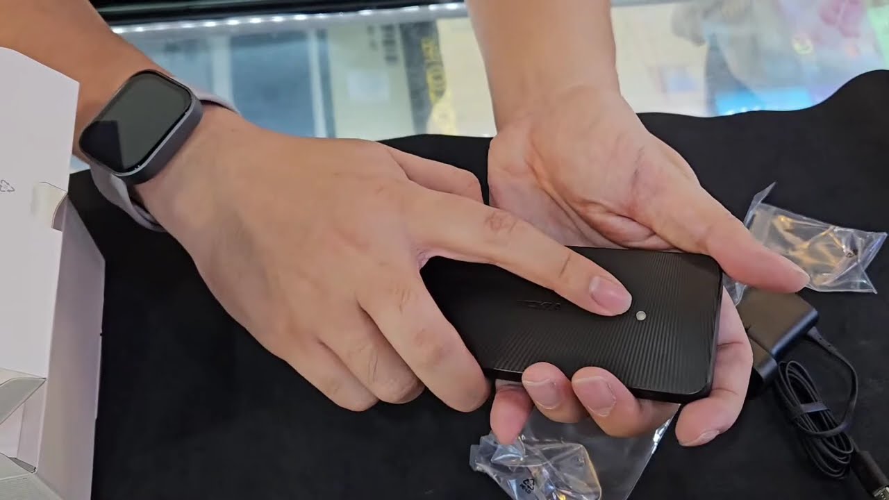 Nokia 215 4G (2024) unboxing