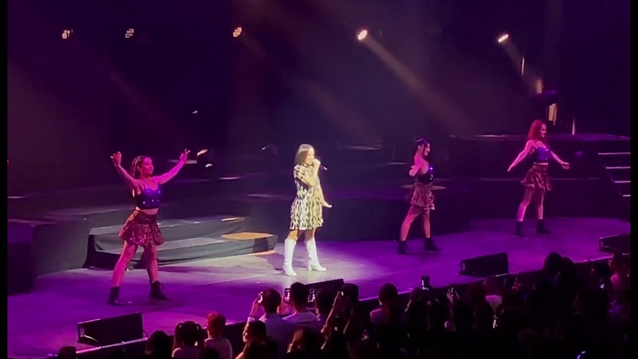 I gotta feeling, le concert - Alyzée - J'ai pas vingt ans - Dôme de Paris - Paris 2026