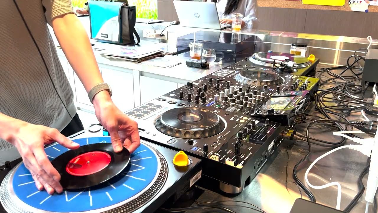 chOO Vinyl Selector DJ Set  2. The Wireless Club. Bangkok. 27 Sep 2025.