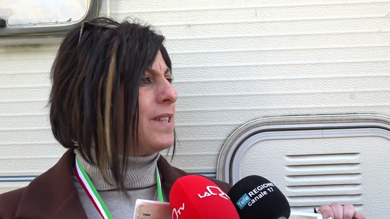 Casa nel bosco di Palmoli, manifestanti in presidio: «Rivedere norme su minori» - 18/01/2026
