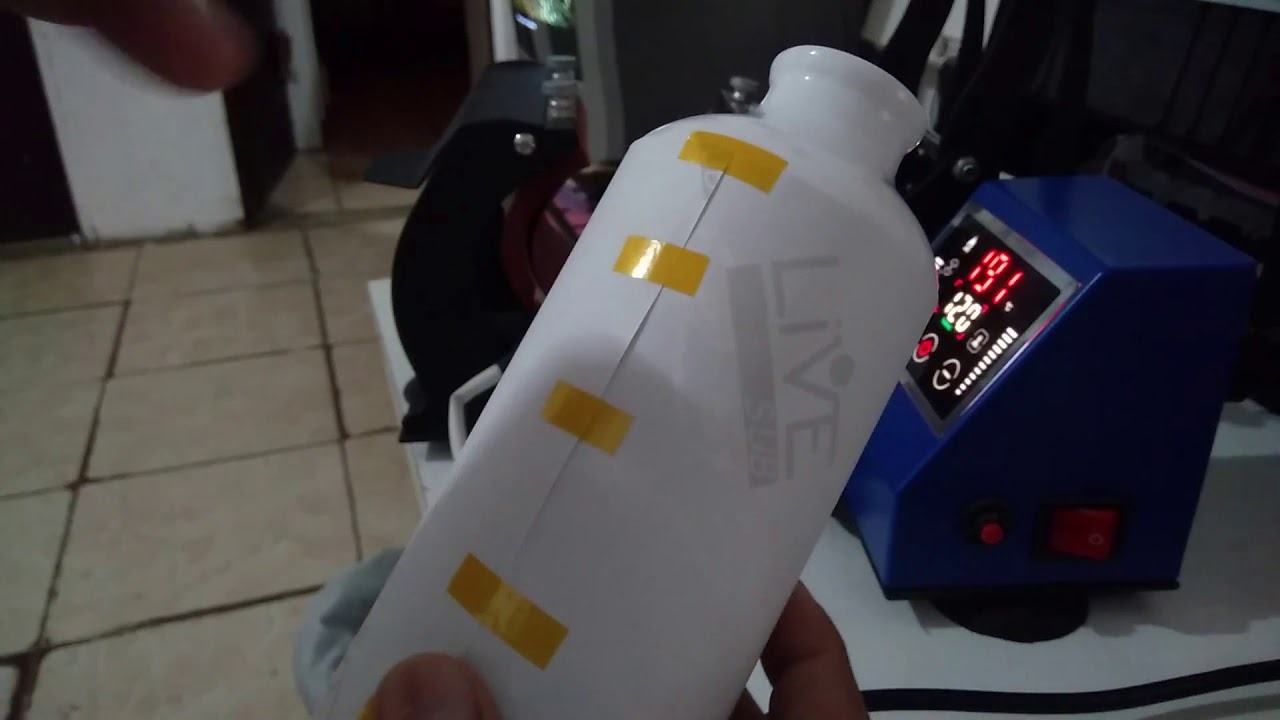 Squeeze personalizado 360 na prensa de caneca