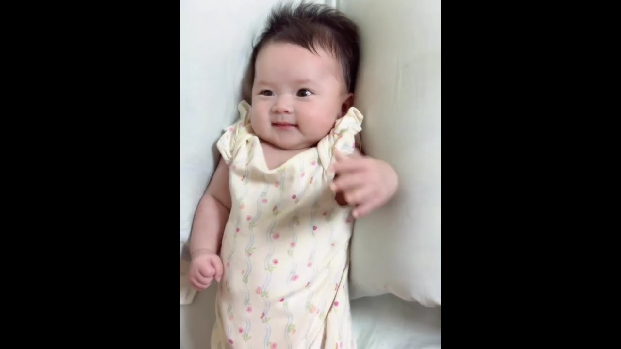 HÔM NAY EM BÉ BỊ BA 