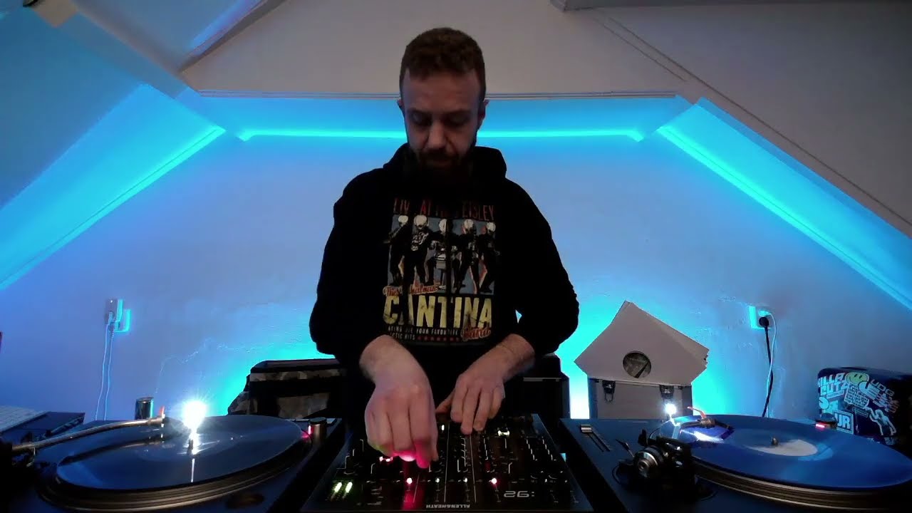 Weekend Kick-off 17th of February | Techno | Vinyl only mix on Twitch