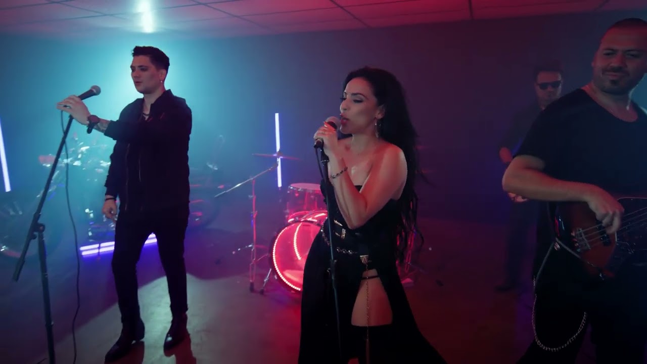 Alejandra Guzman- Mirala, Miralo BY CNI BAND