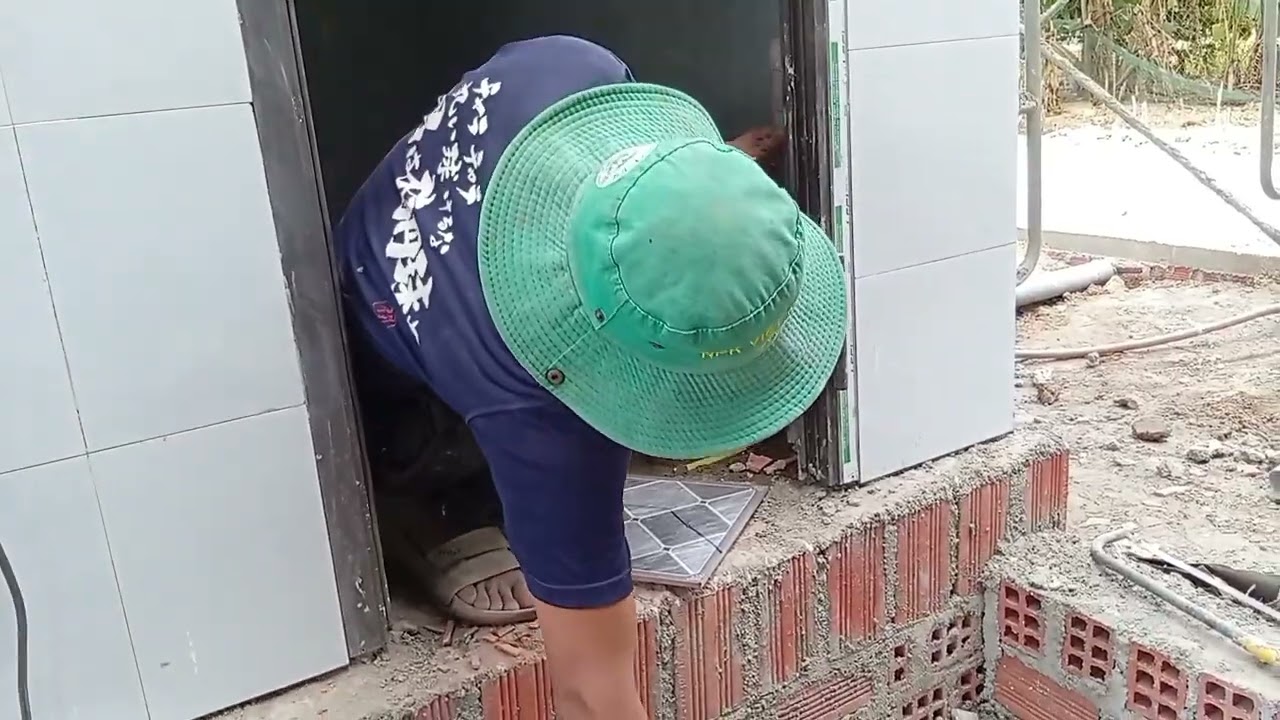 hôm nay đã hoan thanh nha vệ Sinh trong thôn Đăk chă mọi người ạ anh chị em nhớ ủng hộ minh nhé 