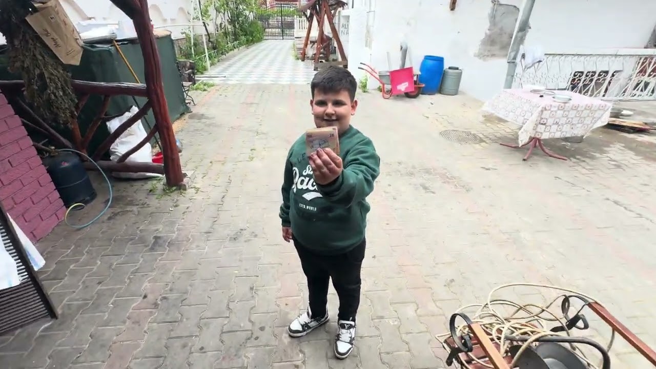 Leo de la Strehaia a făcut prapad !