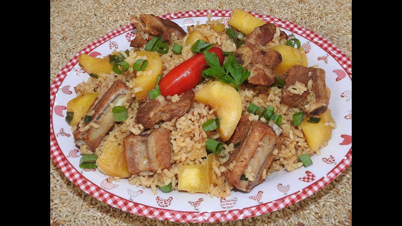 ARROZ TORRADO COM COSTELINHA E MANDIOCA