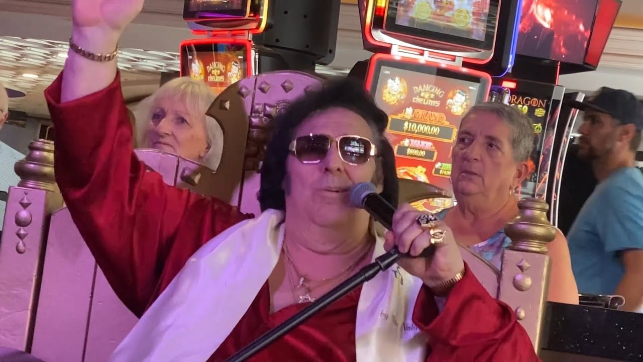 SUSPICIOUS MINDS   -  BIG ELVIS