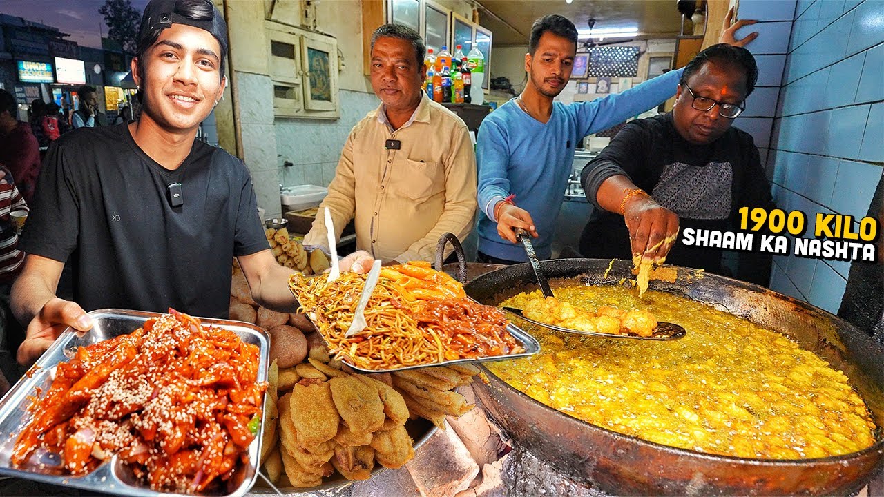 172-Year-Old Sham ka EPIC NASHTA + 15 Yr Chef selling Street Food India 🤤 स्वादिष्ट नाश्ता शाम का