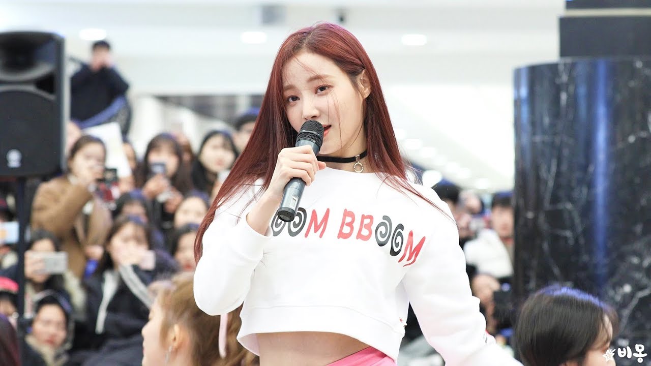 180203 모모랜드(MOMOLAND) - 뿜뿜 (BBOOM BBOOM) 연우 1미터 직캠 (Yeonwoo Focus) [분당 AK플라자 게릴라] 4K 직캠 by 비몽