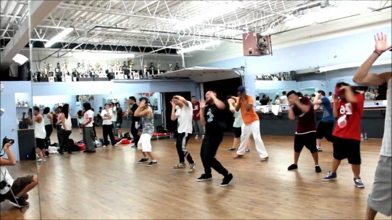 Rochelm Cabalquinto | Maroon 5 ft. Christina Aguilera - Moves Like Jagger