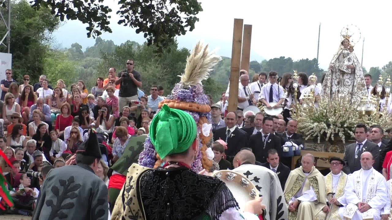 OFRENDA Y REVERENCIA LA GUIA LLANES ASTURIAS 8 DE SEPTIEMBRE