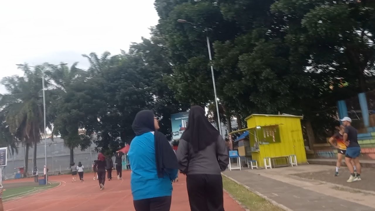 Keseruan jalan santai dilapang kerkop garut @bayumusic80