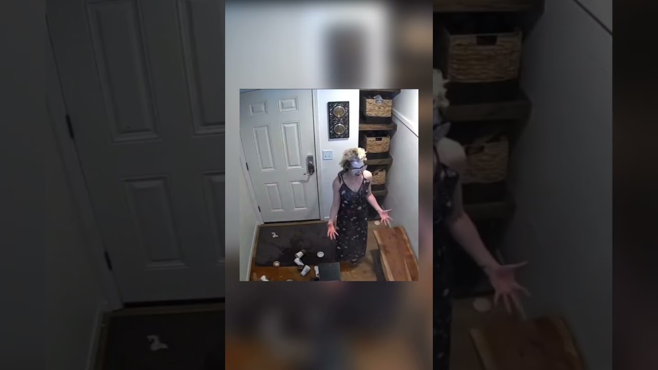Kid scared his mother and throw flour on her face🤣  #epic #prank #viral #yourubeshorts