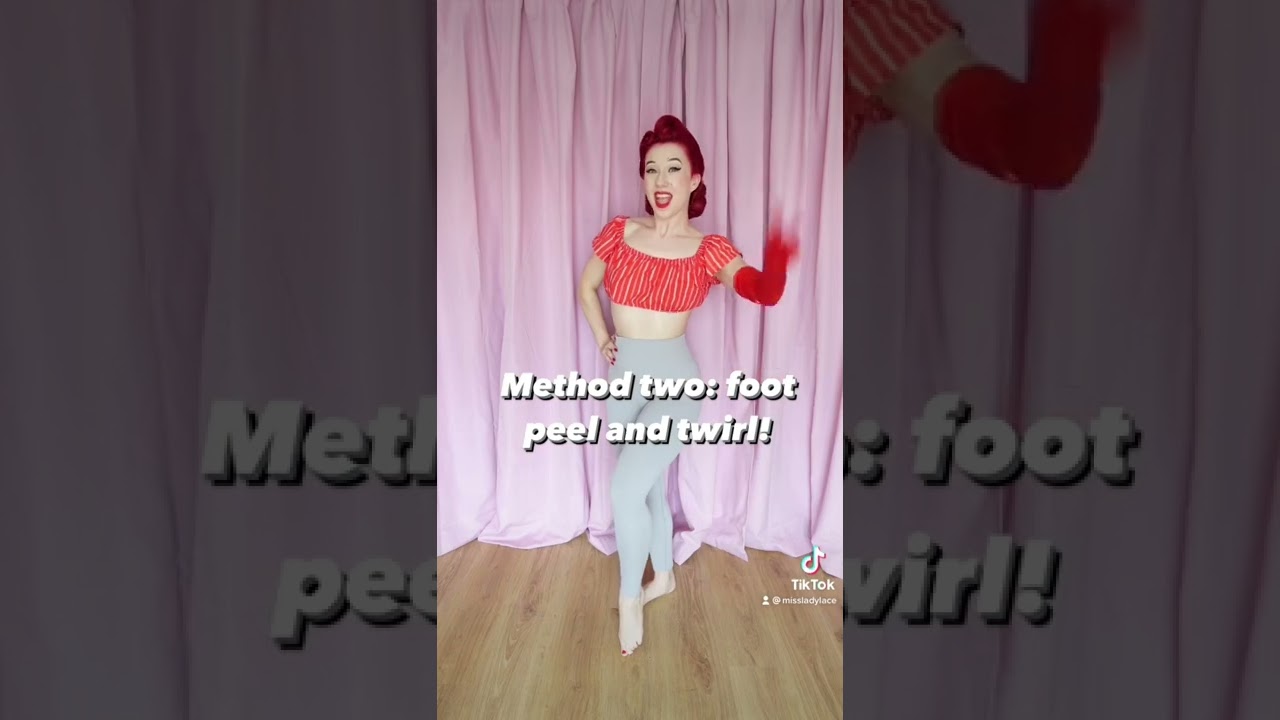 Burlesque mini tutorial, two ways to remove your gloves! Full video online now my Glamour Community!