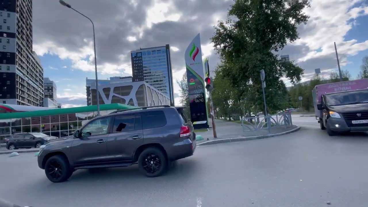 Покатушка на электросамокате. Шашки в городе!
