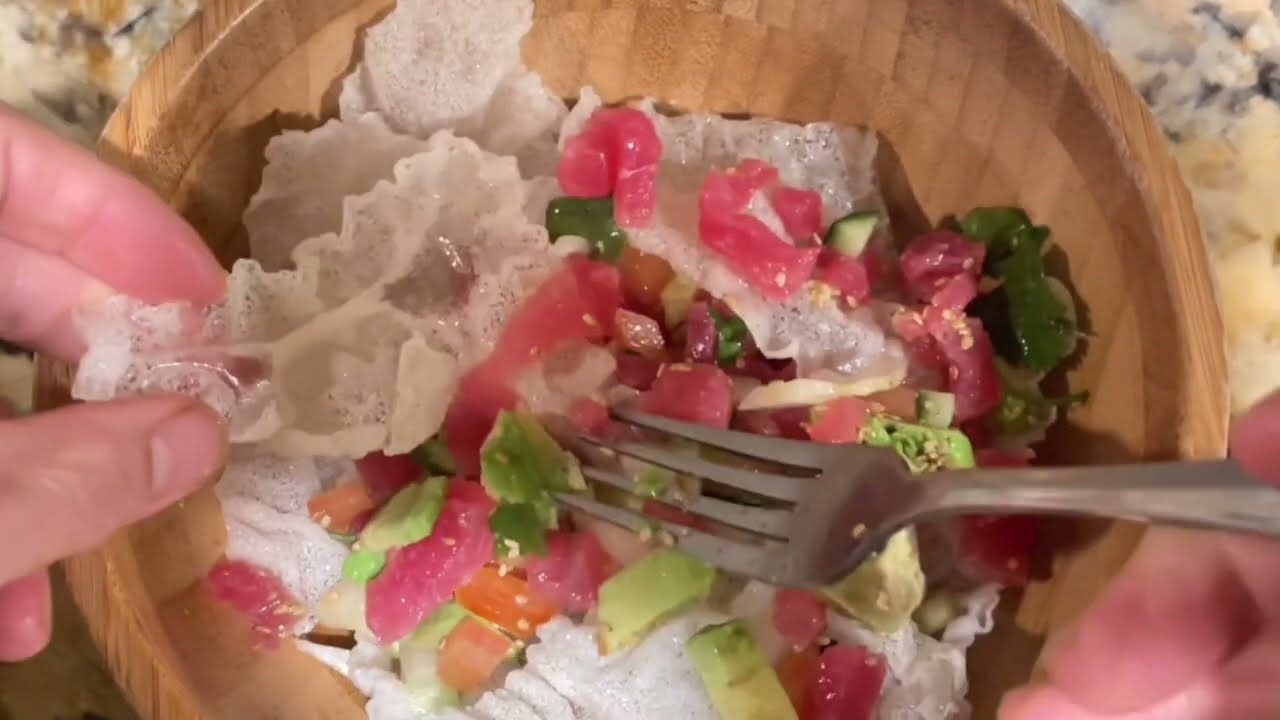 요즘 SNS에 핫한 이 음식 따라 만들어 보았다가 가족들 줄것도 없이 혼자 싹쓰리했죠 / Tuna Poke / Rice Paper Recipe