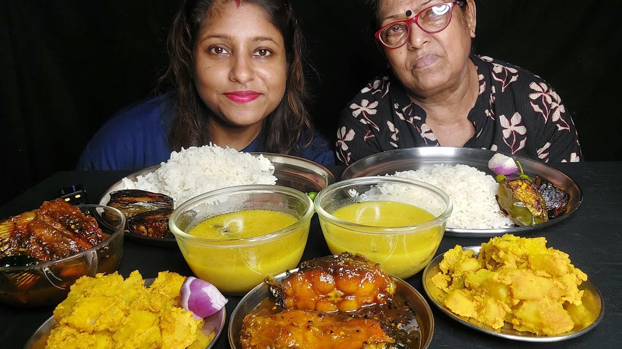Eating Show- Rice(Vaat), Biulir Dal, Aloo Posto, Rui Macher Tok, Begun Vaja, BIGBITES
