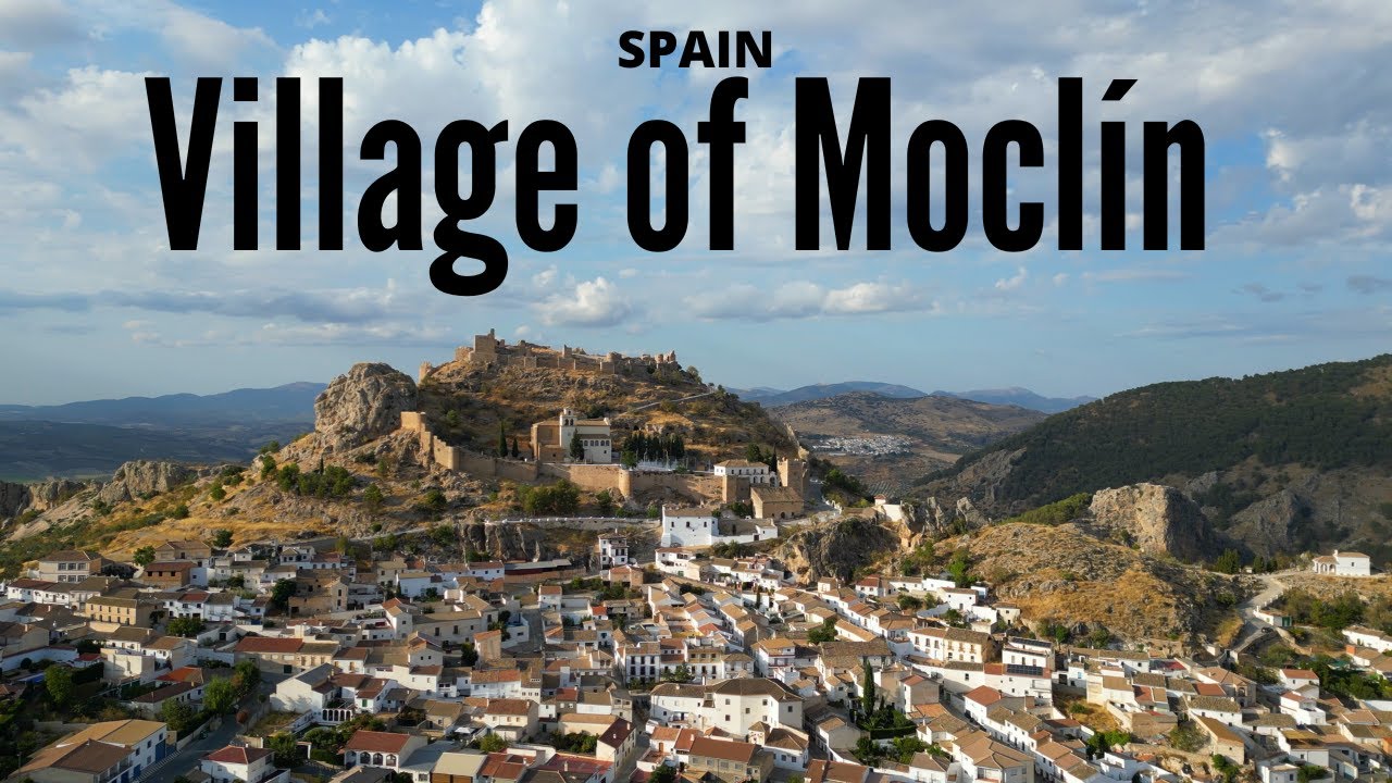 Village of Mocl&iacute;n - 4K drone video