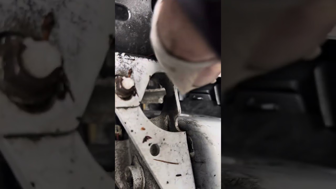 How to replace fog light lamp on 2016 Volvo VNL 670