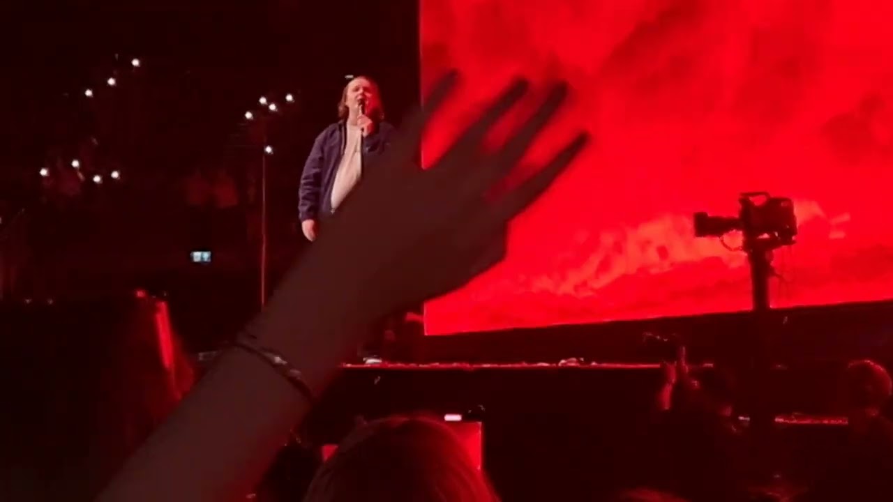 Lewis Capaldi - Someone You Loved (London)