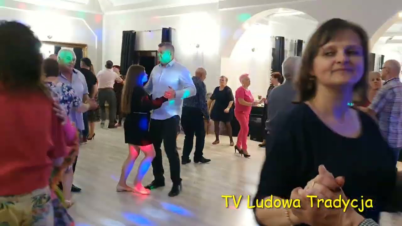 PIĘKNY TANIEC MAŁGOSI z JURKIEM na potańcówce w Zajezdzie 