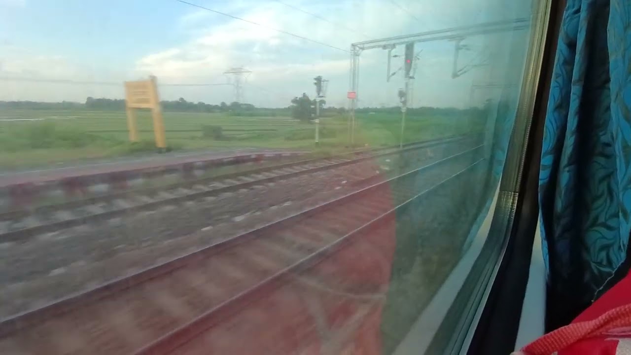 Guwahati to New Jalpaiguri jn Siliguri railway 🚂🚂🚃🚃 to the ganga Barrage over the ganga Barrage