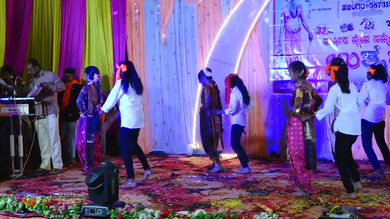 8th Girls Madhura Nagarilo