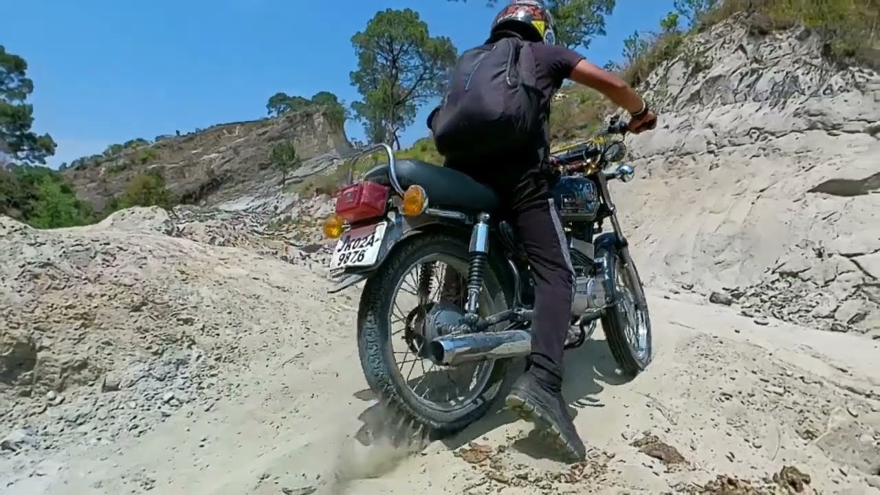 yamaha rx100 off roading/ 1990 rx100 power on hills/ panjgarain nagrota jammu #explore #adventure
