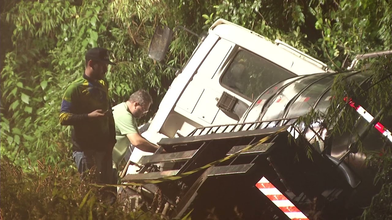 Quatro pessoas, entre elas duas crianças, morrem em acidente na PRC-280