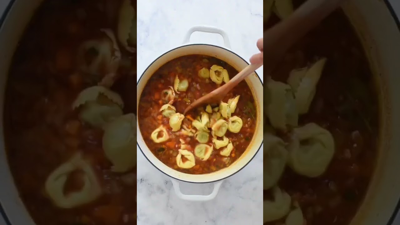 🥣 Суп минестроне с тортеллини — идеальное блюдо для комфортного ужина в одной кастрюле!