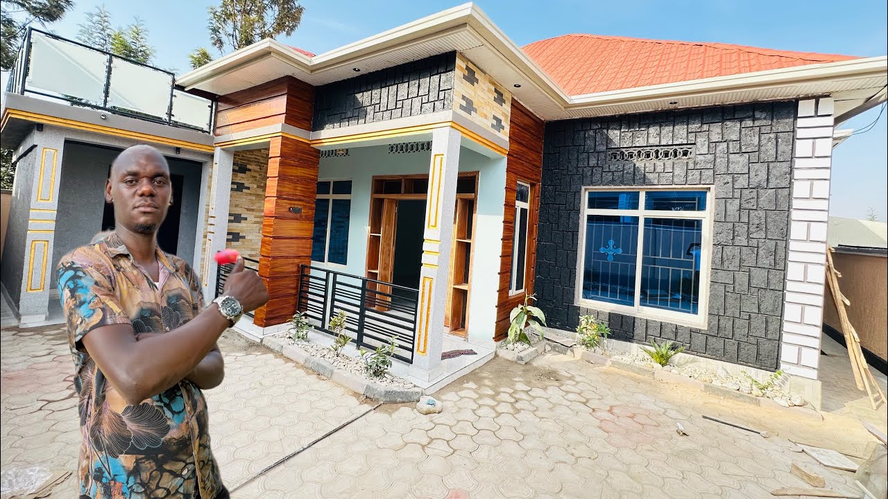 Nice house for sale at Kabeza near main rood .price is : 150 M 