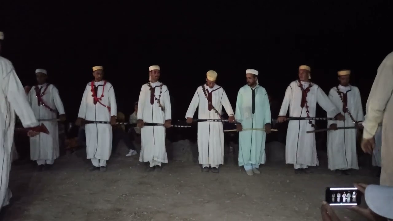 برطية من أداء فرقة الدوار في حفل زفاف أحد الجران،😍😍