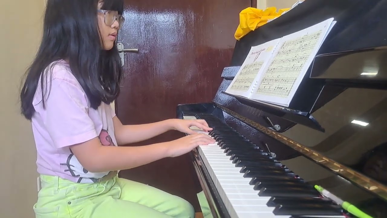 Kezia Jakarta, Selasa 17 Maret 2026: Elementary 2: Playing Snake and Ladder (on progress)