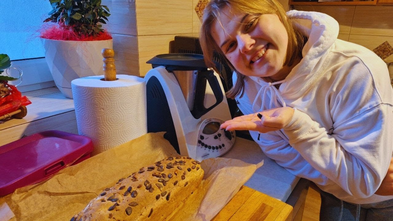 VLOG: PIECZEMY CHLEBEK!🍞😋